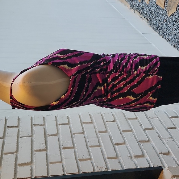 Top - Picture 2 of 3